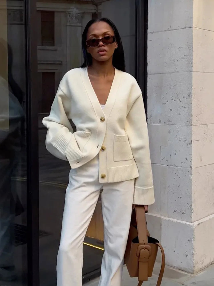 Cardigan décontracté à col en V pour femme, simple boutonnage, gilet rétro monochrome, manches longues, poche chaude, tricots pour femme, nouveau