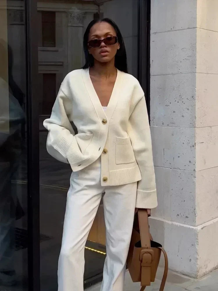 Cardigan décontracté à col en V pour femme, simple boutonnage, gilet rétro monochrome, manches longues, poche chaude, tricots pour femme, nouveau