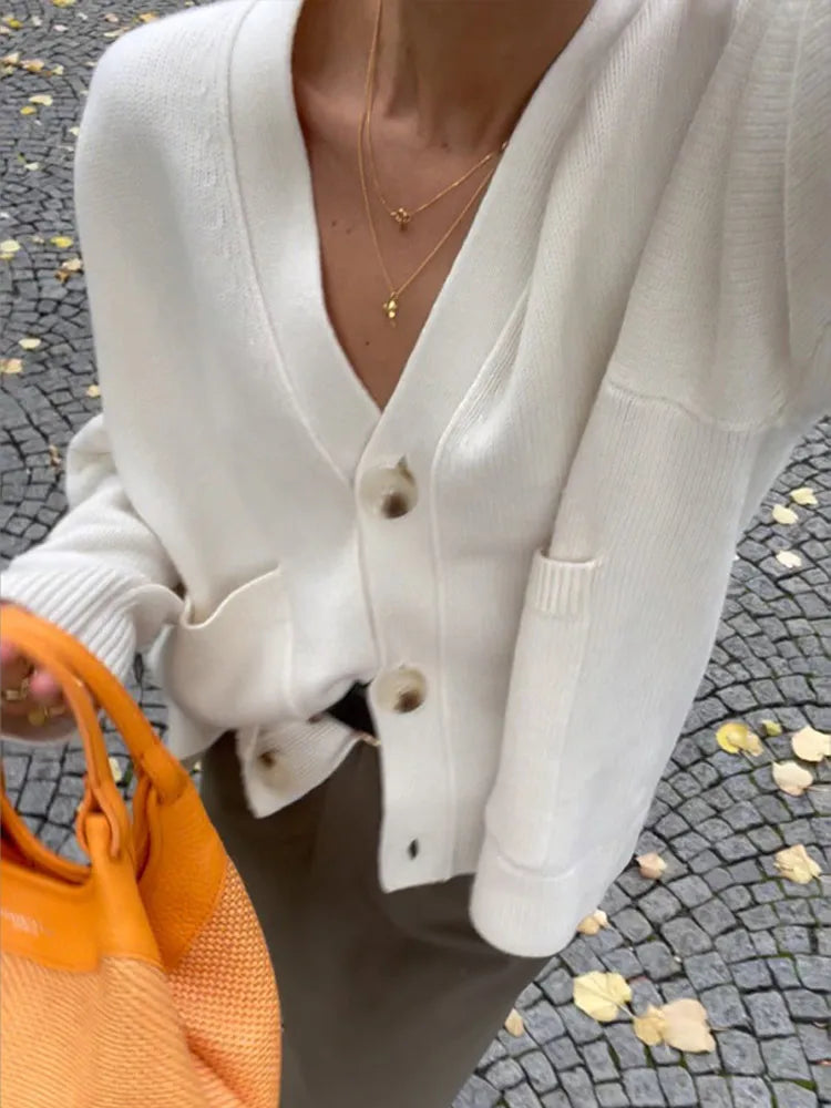 Cardigan décontracté à col en V pour femme, simple boutonnage, gilet rétro monochrome, manches longues, poche chaude, tricots pour femme, nouveau